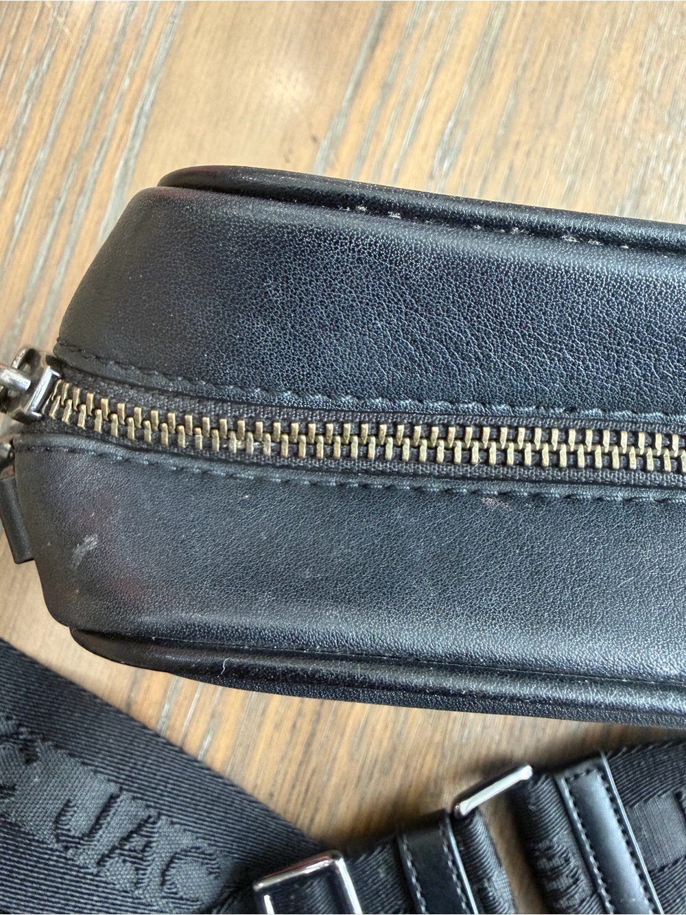 Marc Jacobs Black Leather Logo crossbody Bag - Picture 8 of 11